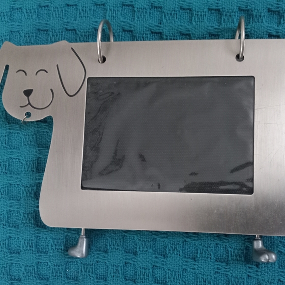 Picture holder, Dog frame. The legs on which it stands are little paws. - Picture 4 of 7